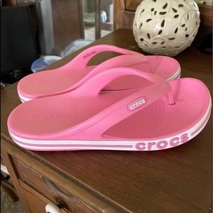 Pink crocband flips